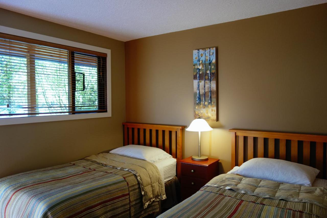 Skeena River House Bed & Breakfast Terrace Dış mekan fotoğraf