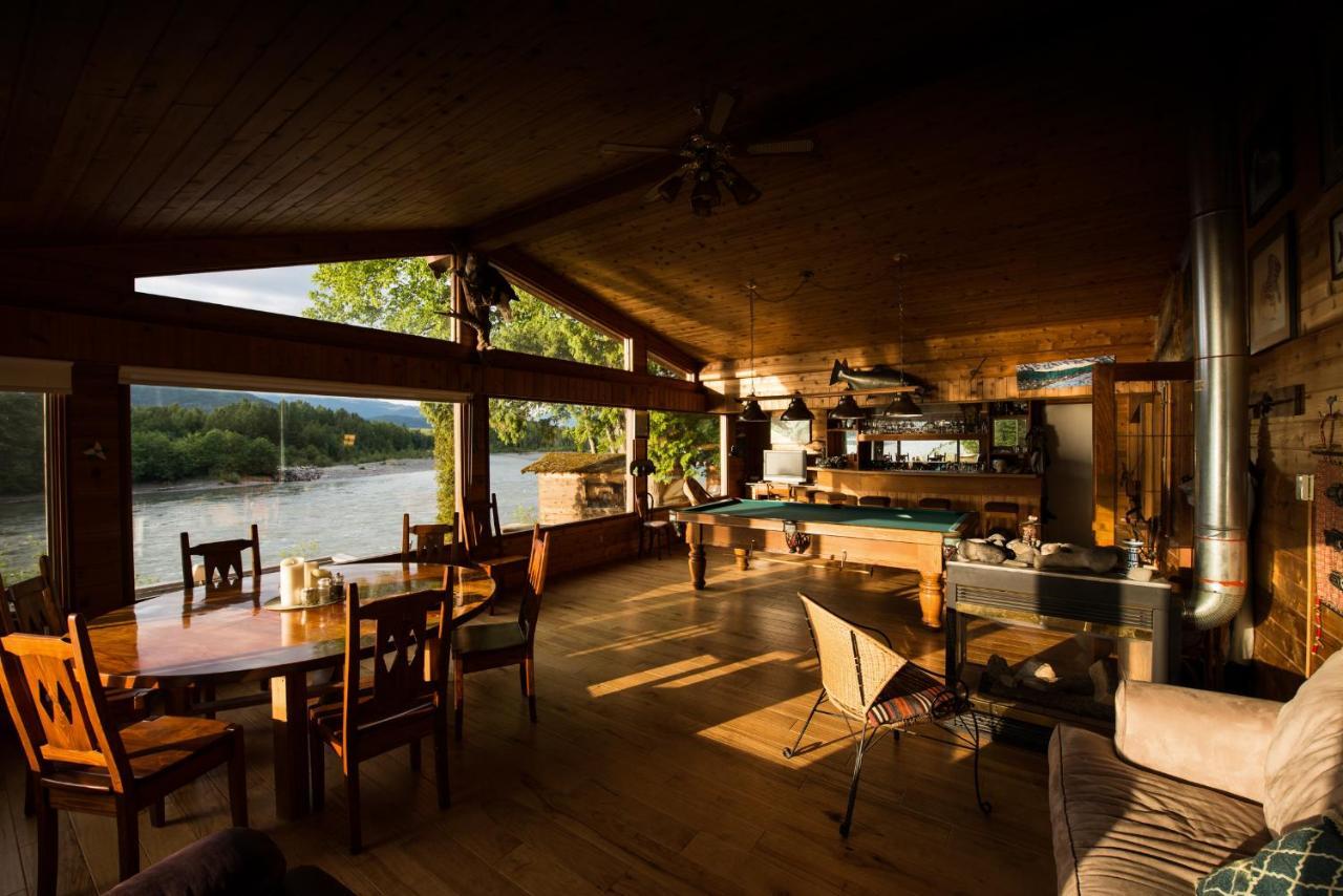 Skeena River House Bed & Breakfast Terrace Dış mekan fotoğraf