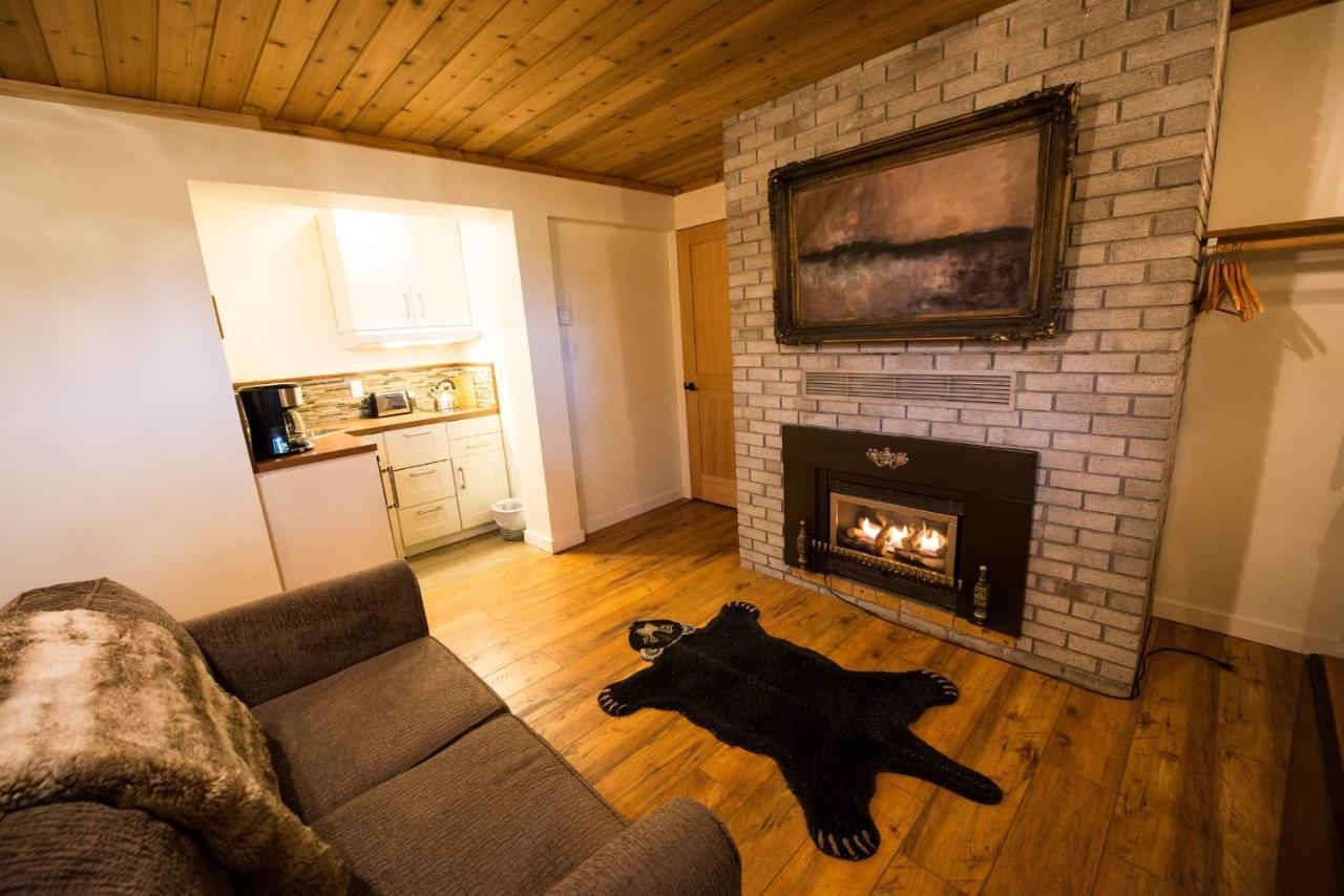 Skeena River House Bed & Breakfast Terrace Dış mekan fotoğraf