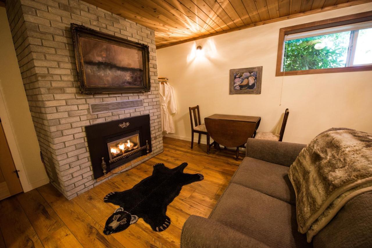 Skeena River House Bed & Breakfast Terrace Dış mekan fotoğraf